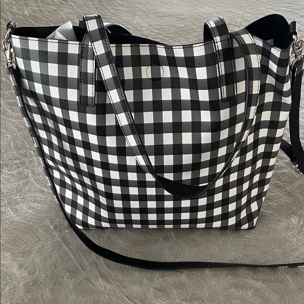 Stylish Black and White Checkered Tote Bag - Picture 2 of 4